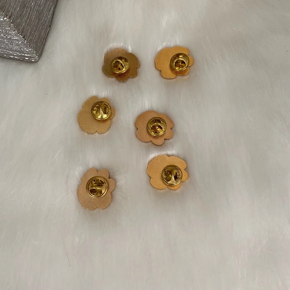 Paw pins